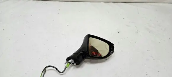 Lexus UX Front door electric wing mirror