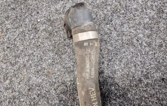 Land Rover Discovery 5 Engine coolant pipe/hose HPLA8C480CC HPLA8C480