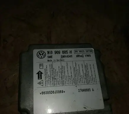 Volkswagen Golf V Airbag control unit/module 1C0909605H