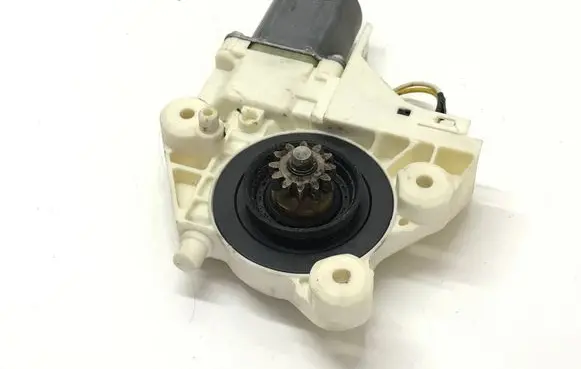 Ford Focus Front door window regulator motor 4M5T14A389 0130822217