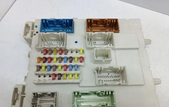Ford Focus Fuse box set BV6N14A073FN 00000568 518245E01