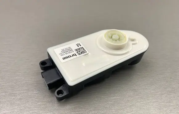 BMW 5 G30 G31 G38 Intake manifold valve actuator/motor 9854640 51749854640
