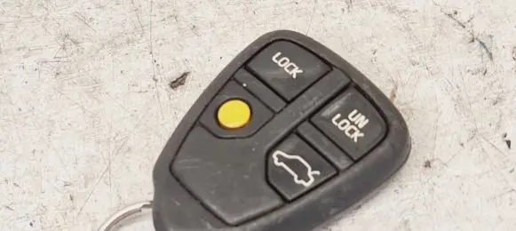Volvo S60 Ignition key/card 8685151