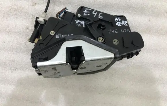 BMW 3 E46 Front door lock 