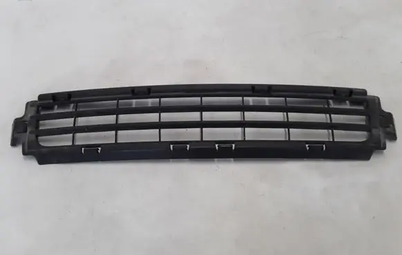Volvo V50 Front bumper lower grill