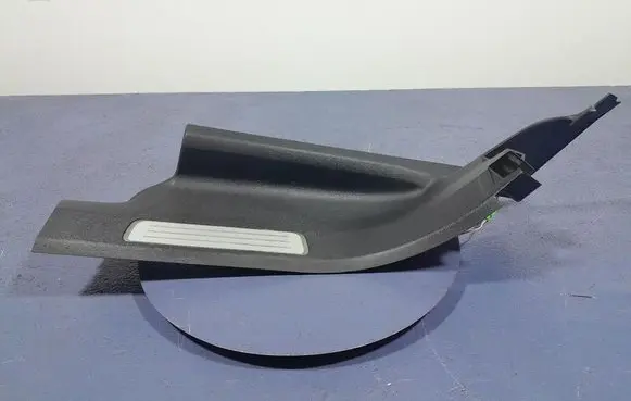 Volvo XC90 Other sill/pillar trim element 31363747