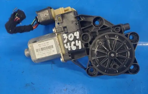 Mini One - Cooper R57 Headlight washer spray nozzle 67626934300