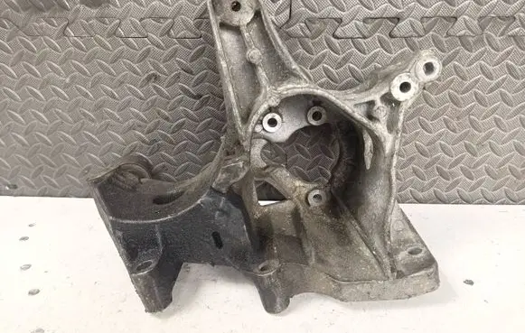 Renault Scenic I Generator/alternator bracket 7700113574 20072421