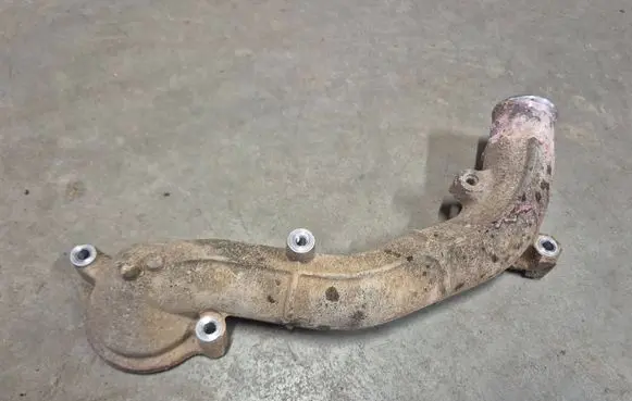 Toyota Hilux (AN10, AN20, AN30) Thermostat housing 1632130040