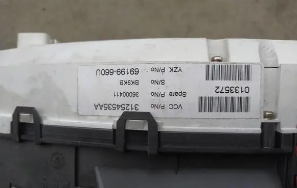 Volvo S80 Speedometer (instrument cluster) 31254535AA