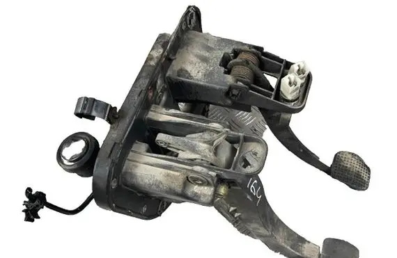 Iveco Daily 4th gen Pedal assembly 504068716 504068715