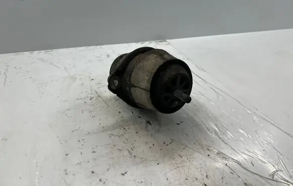 Porsche Cayenne (92A) Engine mount bracket 7L8199131F