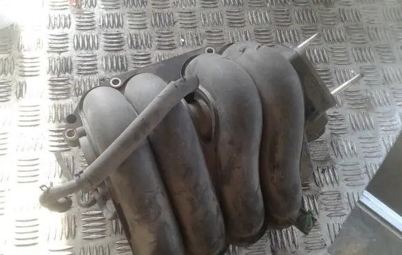 Honda FR-V Intake manifold 17100PNCJ0