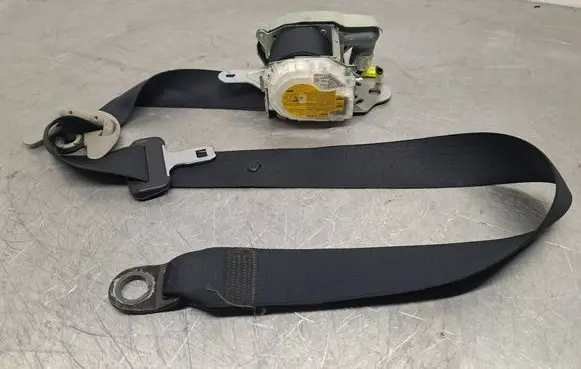 Toyota Corolla Verso AR10 Front seatbelt 7P1150P 056236