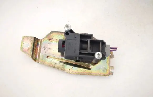 Ford Mondeo MK I Fuel cut-off switch 