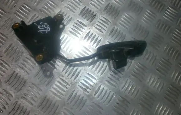 Nissan Micra Accelerator throttle pedal 18002AX600 3332A
