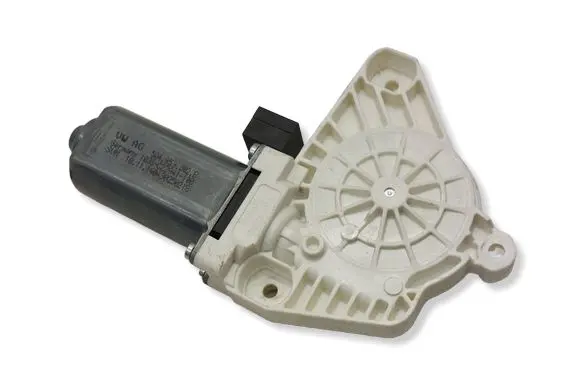 Volkswagen PASSAT B8 Front door window regulator motor 5Q4959802B