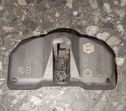 Audi A6 S6 C6 4F Tire pressure sensor 4F0907275B 1001701642