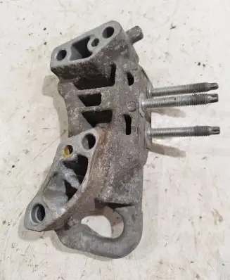 Ford Fiesta Engine mounting bracket 7v206030