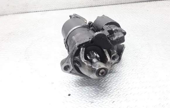 Volkswagen PASSAT B5 Starter motor 1005821933