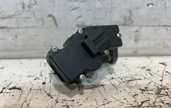 Volkswagen Sharan Vent window/glass motor 7M0847079