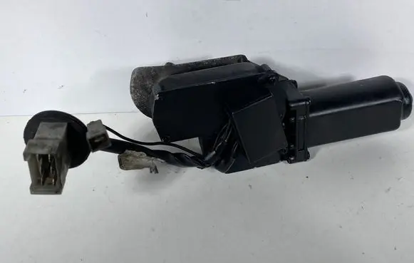 Mercedes-Benz E W124 Wiper motor 1208056T