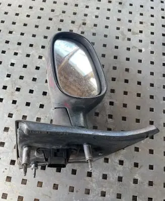 Volkswagen PASSAT B5.5 Front door electric wing mirror 31031