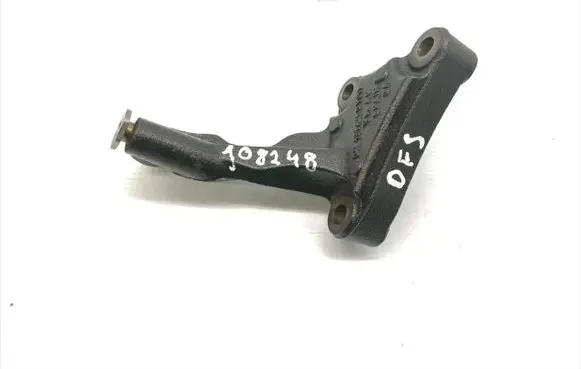 Volkswagen Caddy Engine mount bracket 04L131425D