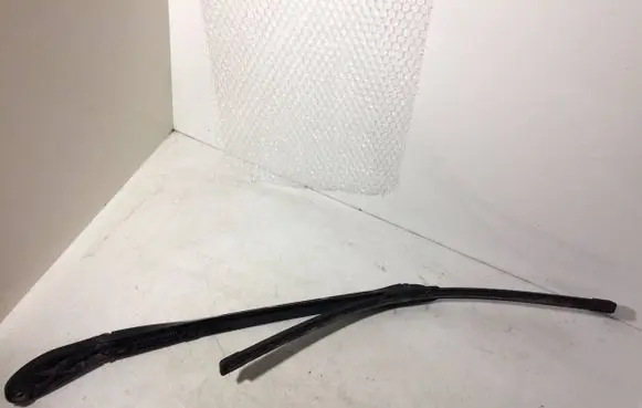 Audi A8 S8 D3 4E Front wiper blade arm 4E1955408B