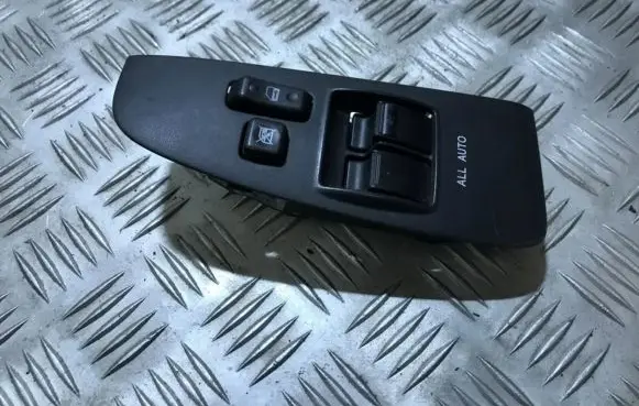 Toyota Avensis T250 Electric window control switch 8482005110 84820-05110