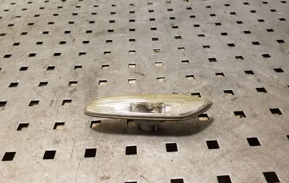 BMW 3 E90 E91 Front fender indicator light A048089 6313693299710