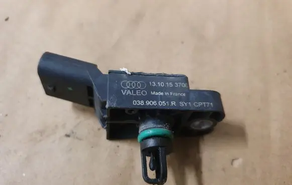 Audi A3 S3 8V Air pressure sensor 038906051R
