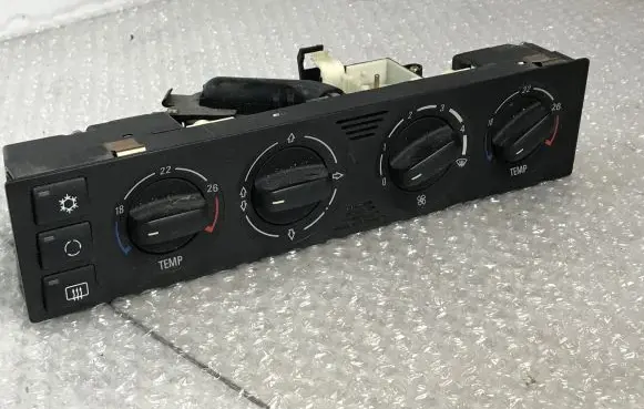 BMW 7 E38 Climate control unit 8369785