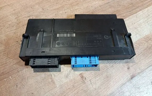 BMW 3 E90 E91 Comfort/convenience module 532305E05 0042692