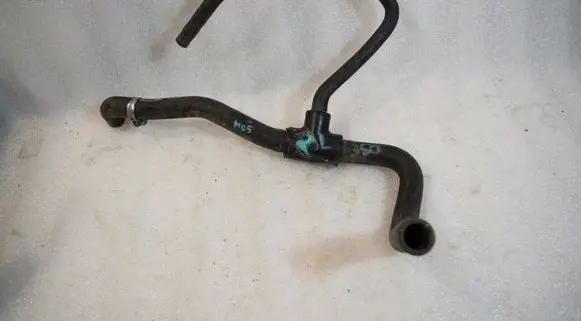 Mercedes-Benz ML W163 Engine coolant pipe/hose A1635010982