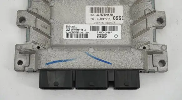 Renault Kangoo II Engine control unit/module 237D40085R