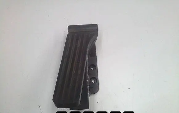 Mercedes-Benz E W212 Accelerator throttle pedal A2043000004