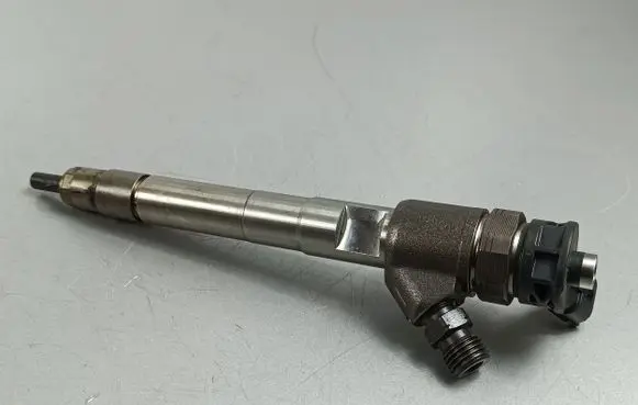 Jeep Grand Cherokee Fuel injector 0445110523
