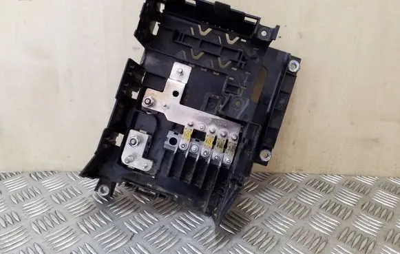 Volkswagen Touareg I Fuse module 7L0937548C