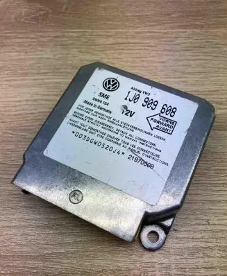 Volkswagen Golf IV Airbag control unit/module 1J0909608 5WK154