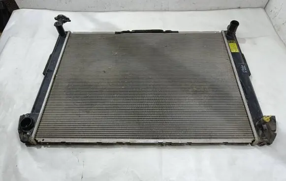 Lexus RX 330 - 350 - 400H Coolant radiator 1220700671 2035