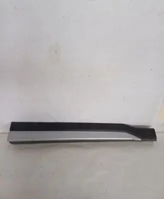 Subaru Forester SK Front door trim (molding) C16010236