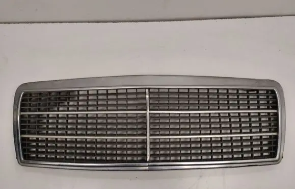 Mercedes-Benz C W202 Front bumper upper radiator grill 2028880023 A2028880023