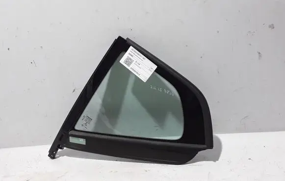 Volvo XC40 Rear vent window glass 32244803