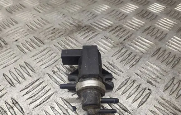 Skoda Octavia Mk1 (1U) Turbo solenoid valve 1J0906627