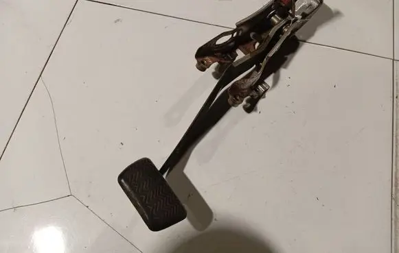 Skoda Octavia Mk2 (1Z) Brake pedal 