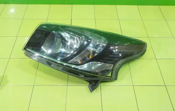 Renault Trafic III (X82) Headlight/headlamp 93867962