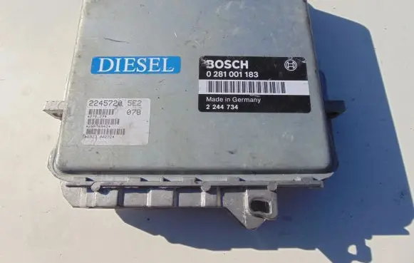 BMW 5 E39 Engine control unit/module 0281001183 2244734