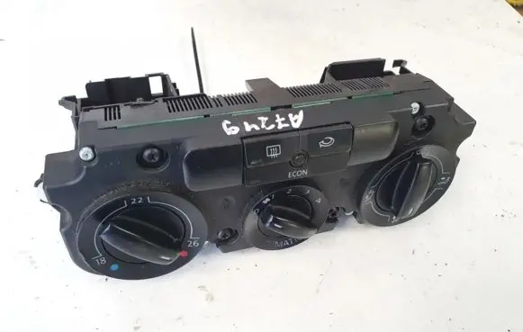 Volkswagen Golf V Climate control unit