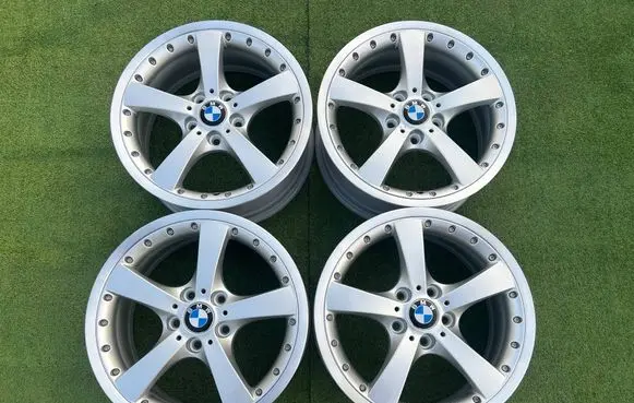 BMW 1 E82 E88 R18 alloy rim 6768560 6768561